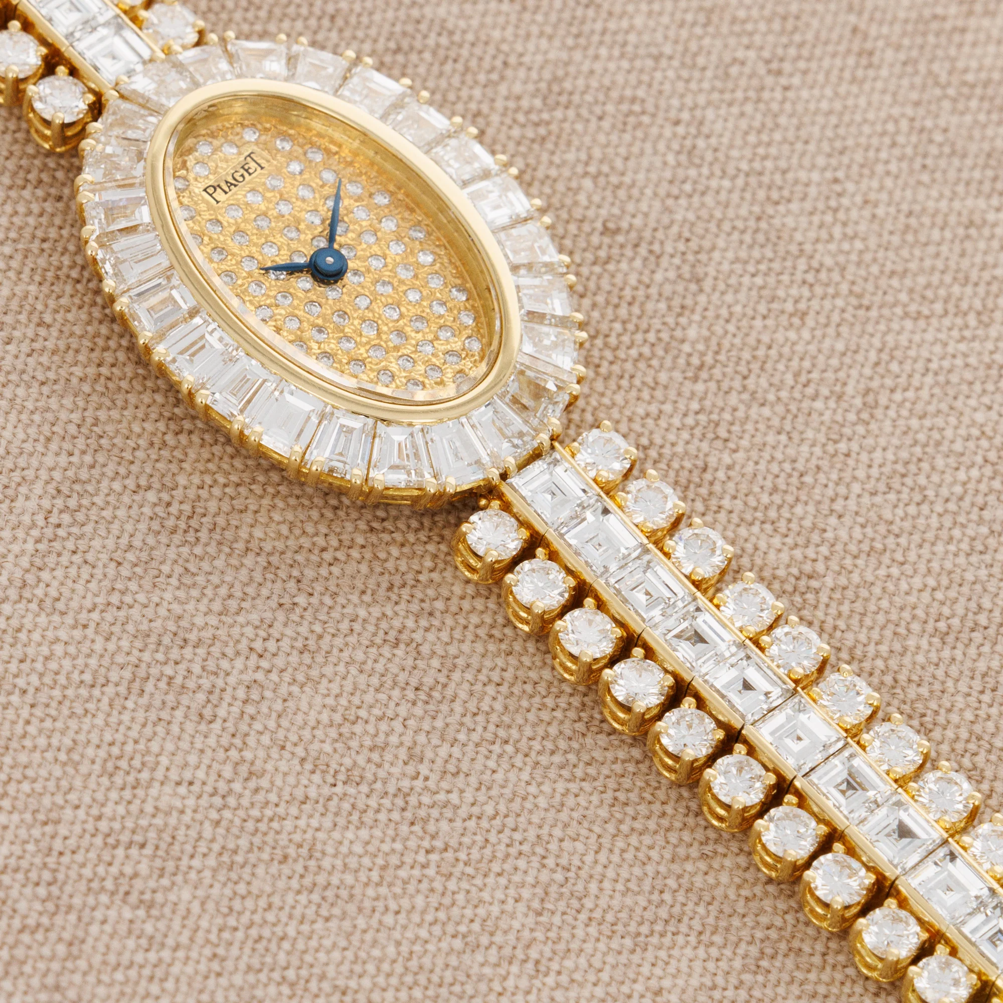 Piaget Yellow Gold Baguette Bezel with Pave Dial and Diamonds Bracelet - Image 4